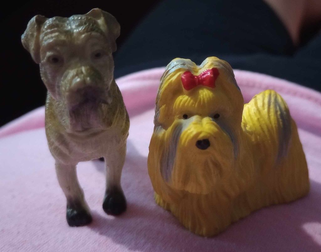Figurki, dwójka psów do sprzedania