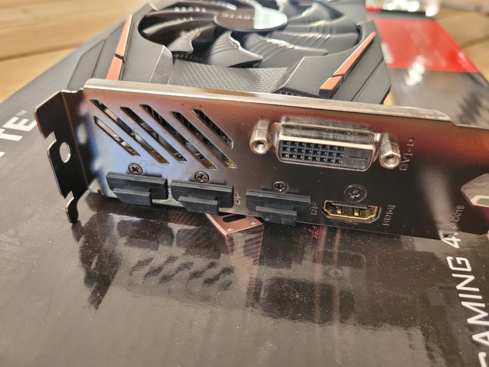 Radeon Gigabyte RX 570  4GB DDR5 256 bit