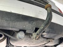 Hak Volkswagen Passat B5 sedan VW komplet z mocowaniami i tabliczką