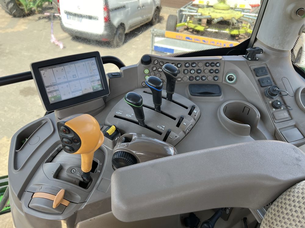 John Deere 6215 R Premium Edition
