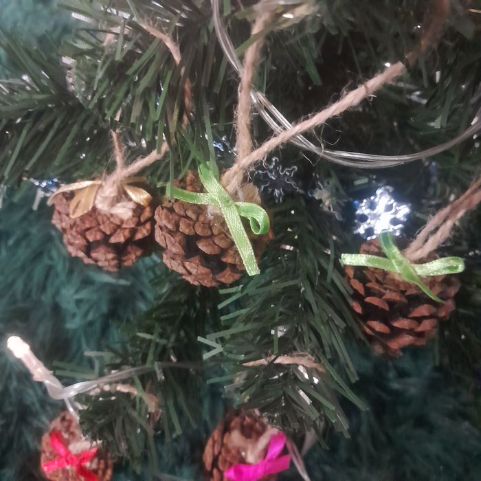 Choinka 45cm z szyszkami