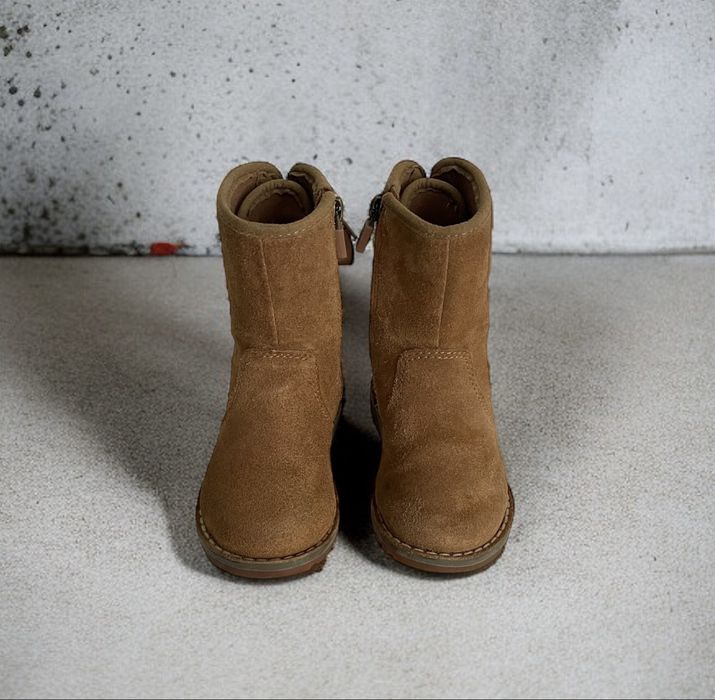 Демісезонні чоботи UGG для дівчинки