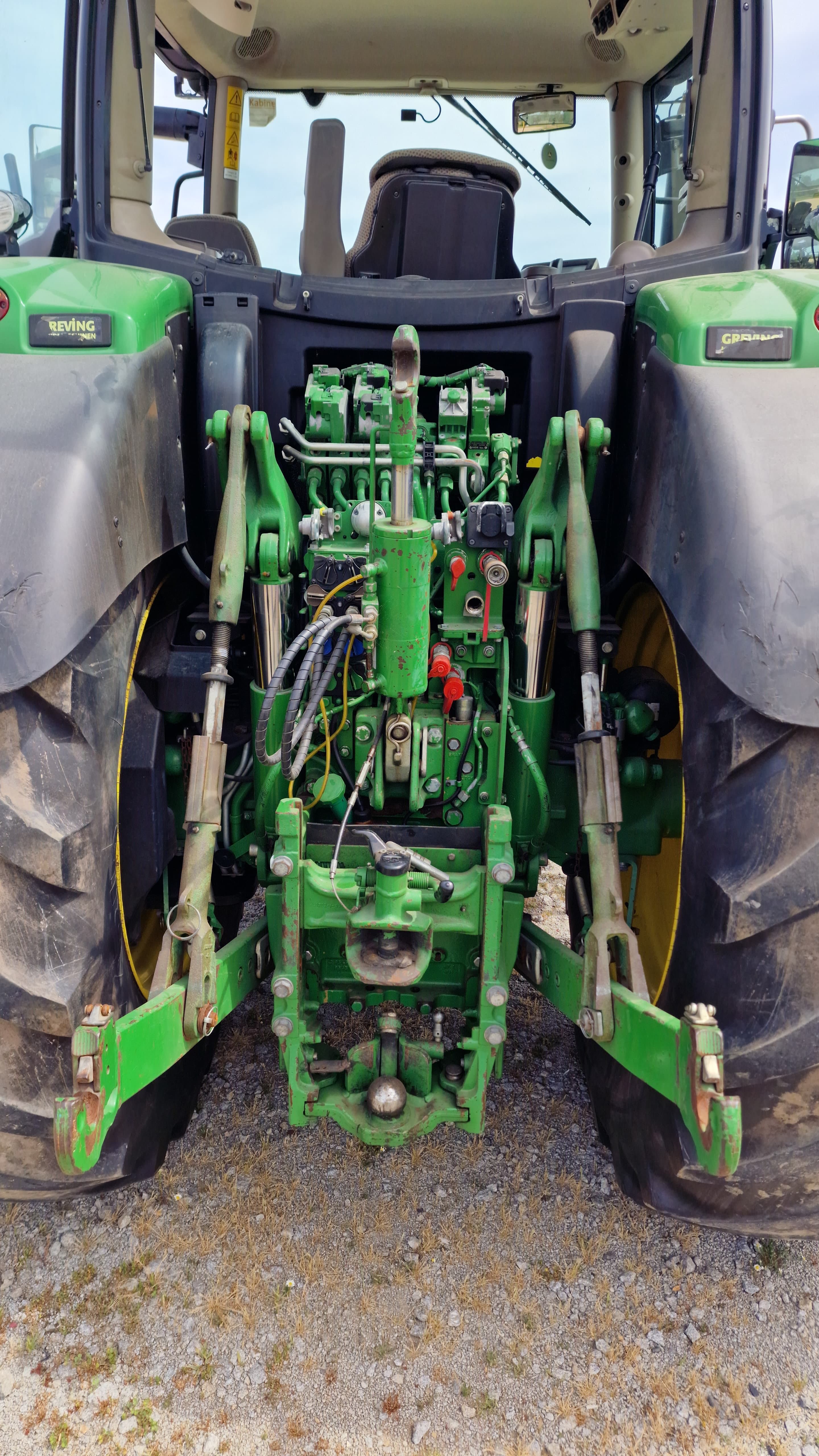 John deere 6215r