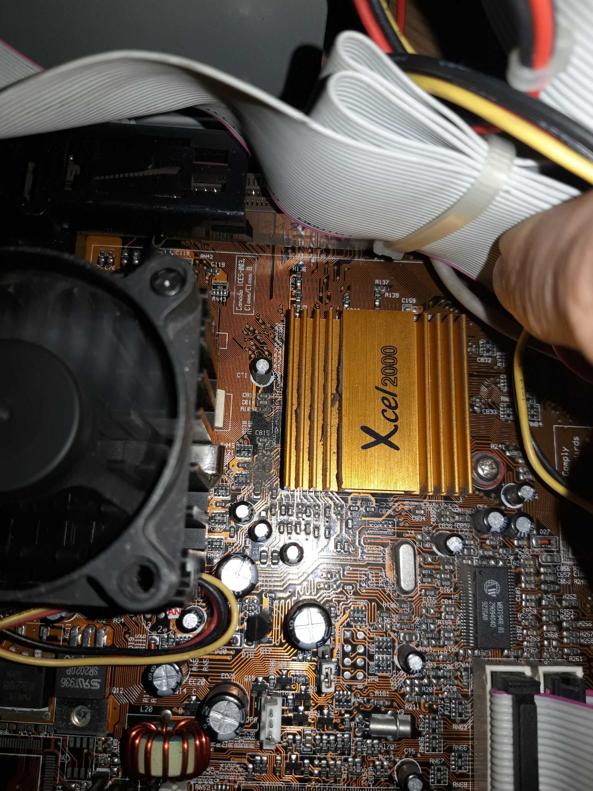 Retro komputer z lat 90, Socket 7, Windows 98, Pentium 90