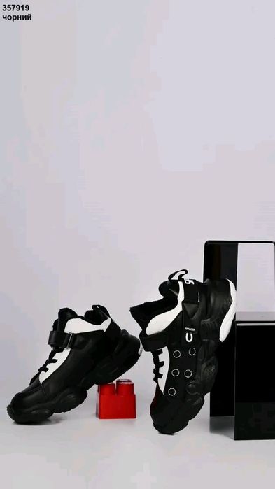 Дитячі кросівки утеплені