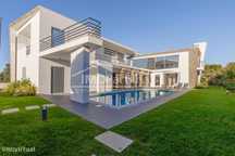 Moradia T4+1 C/ um Terreno de 1000m2 em Birre - Cascais