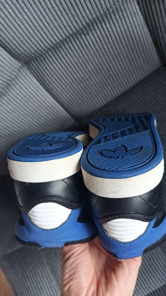 Skórzane buty chłopięce Adidas rozmiar 31.5 cm