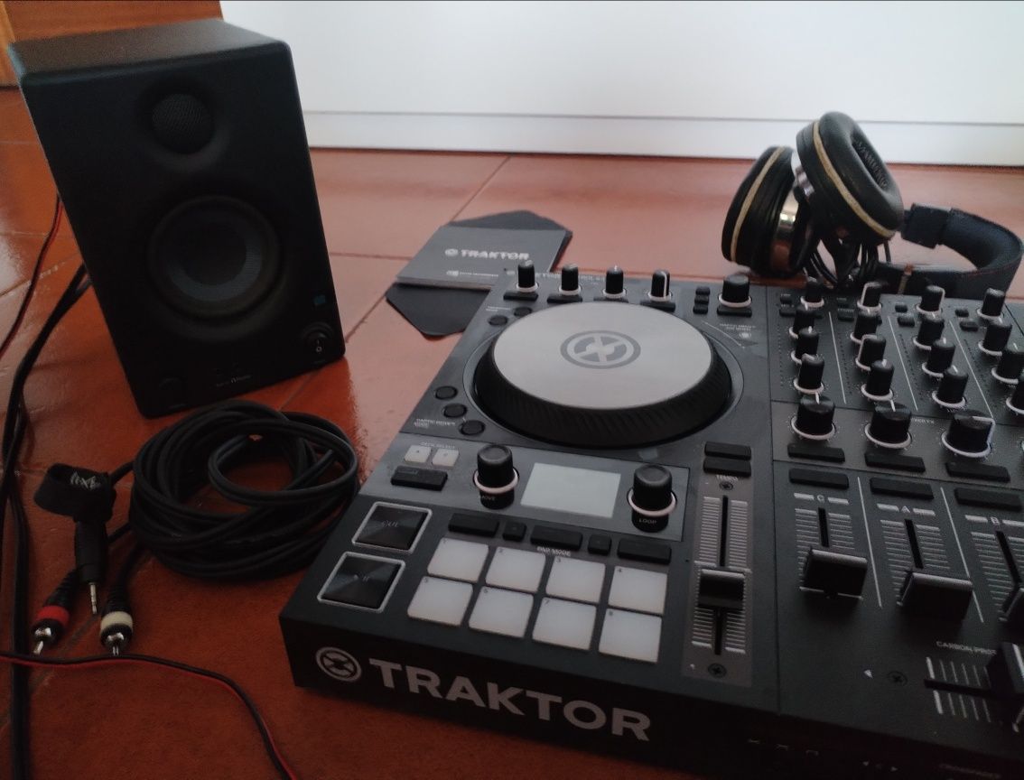 Mesa de Mistura Dj iniciante com 2 Colunas e Auscultadores