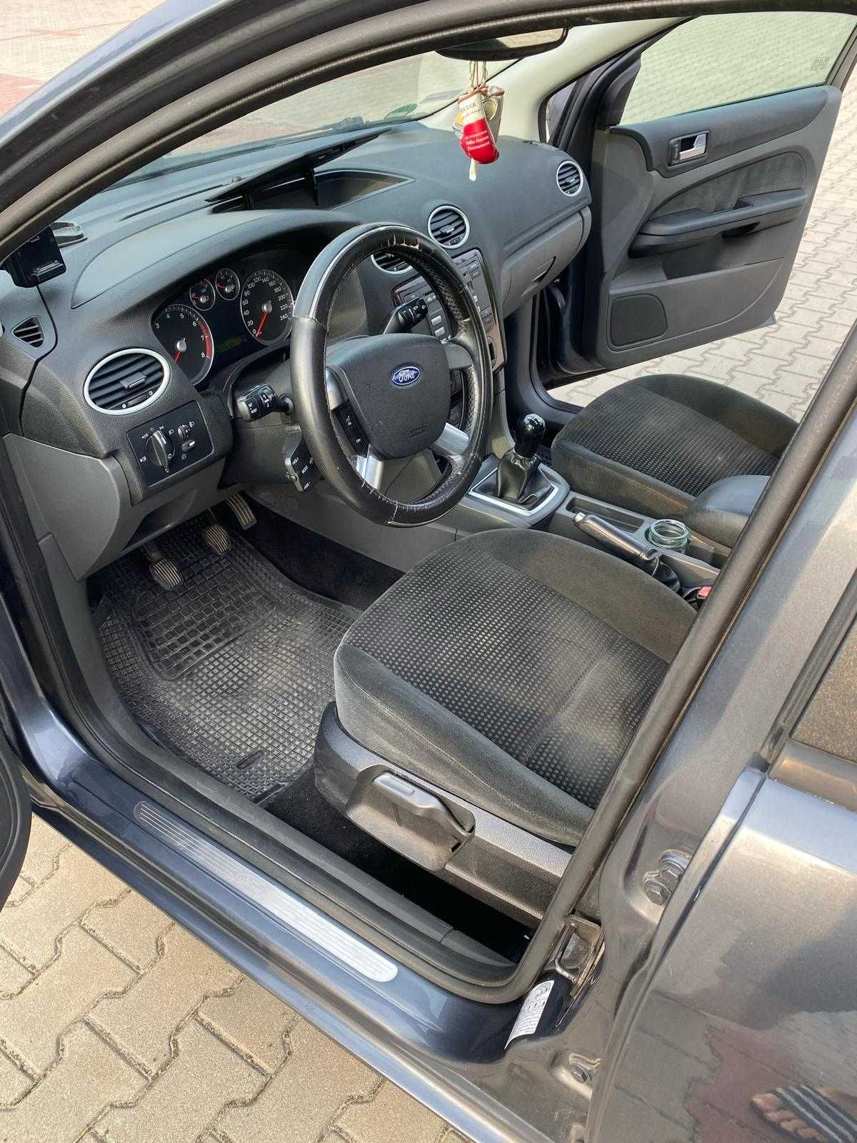 Ford Focus 2.0 Benzyna Ghia 2005