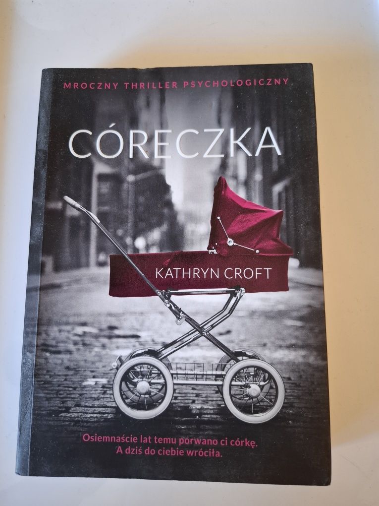 K.Croft- Córeczka. L.Jensen - Prezent