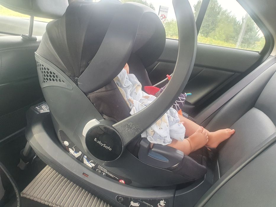 Fotelik samochodowy BabySafe 0-13kg plus baza