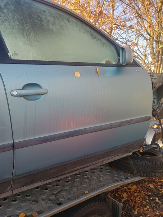 Drzwi prawy przód kpl Passat B5 LB6N