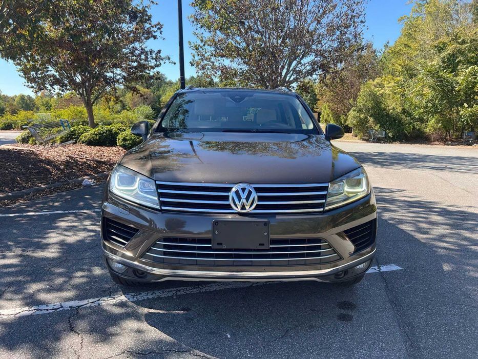 Volkswagen Touareg      2016