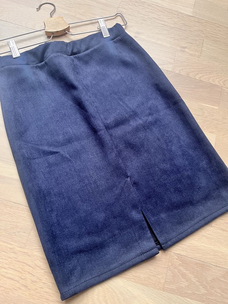 Elegancka granatowa spódniczka a la zamszowa S/36 made in Italy