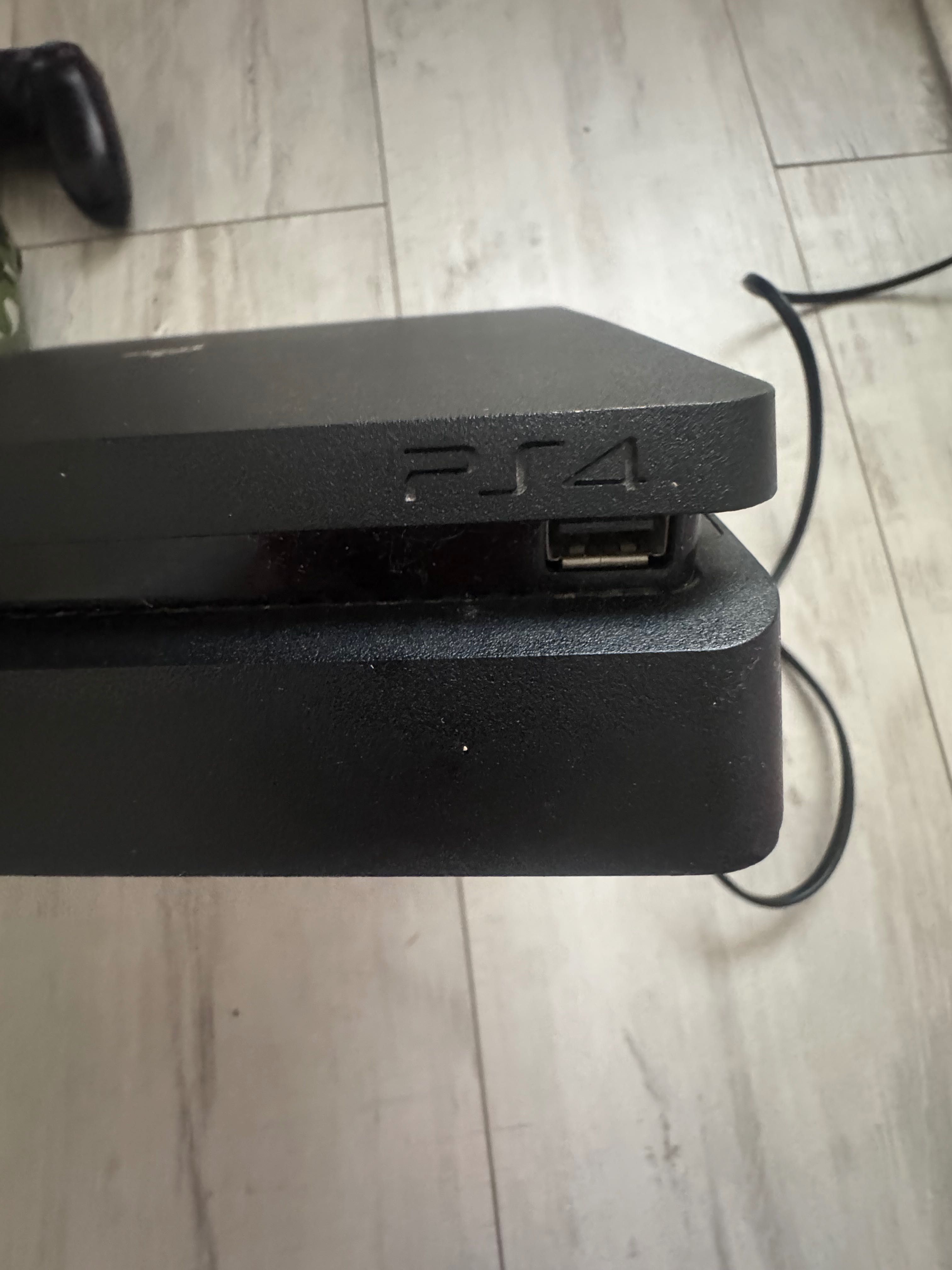 PlayStation 4 Slim