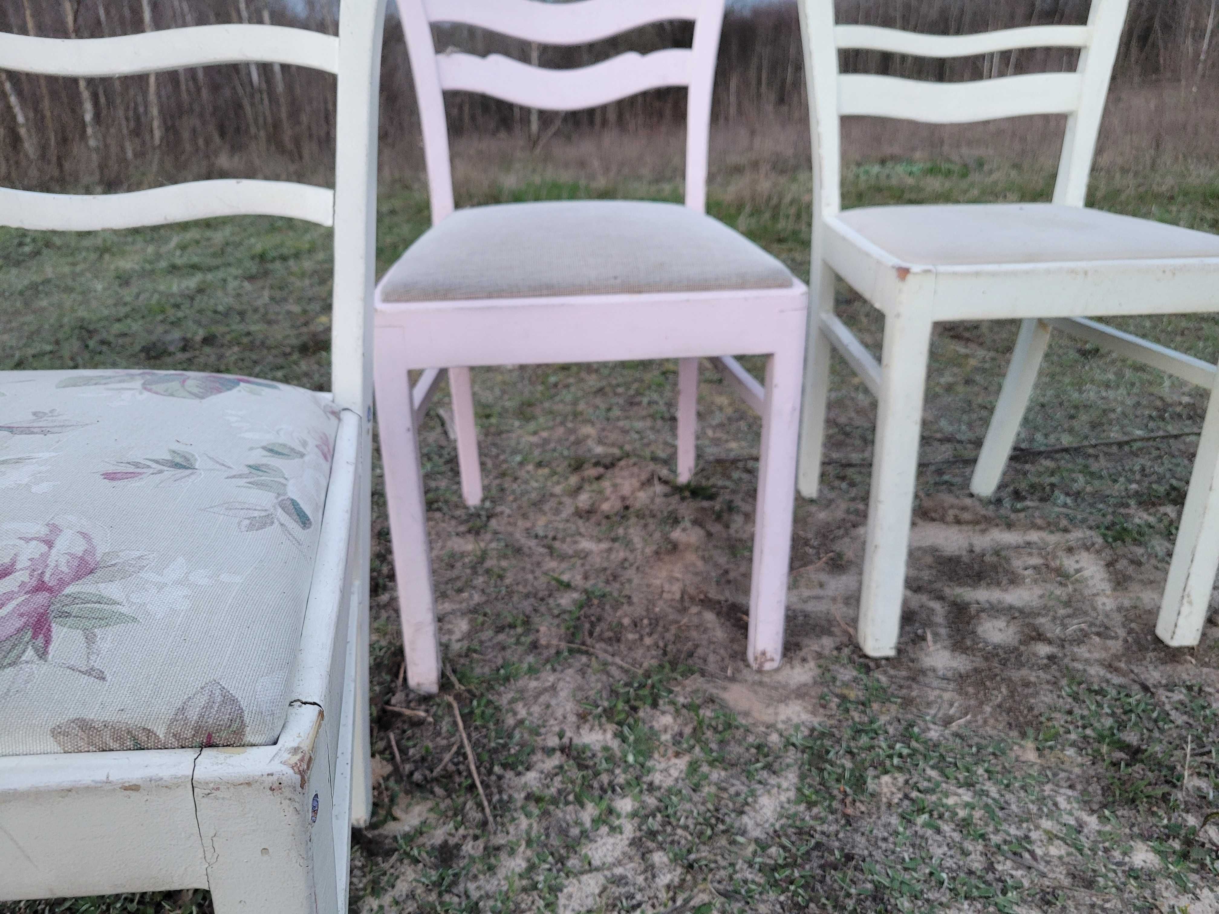 Krzesła zestaw komplet 4 krzeseł ozdobnych starych