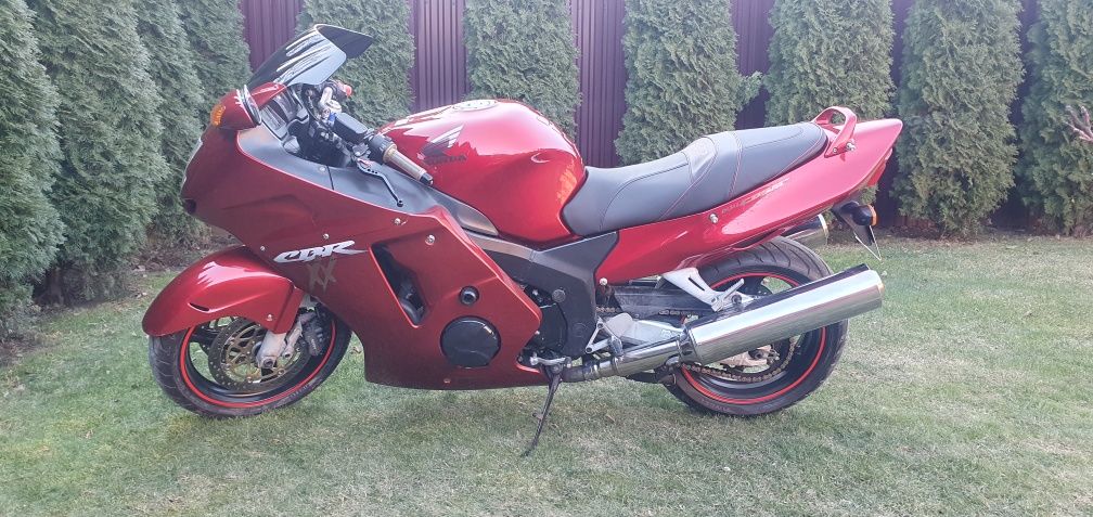 Продам Honda cbr1100xx