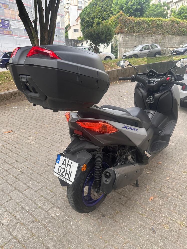 Moto Yamaha com case