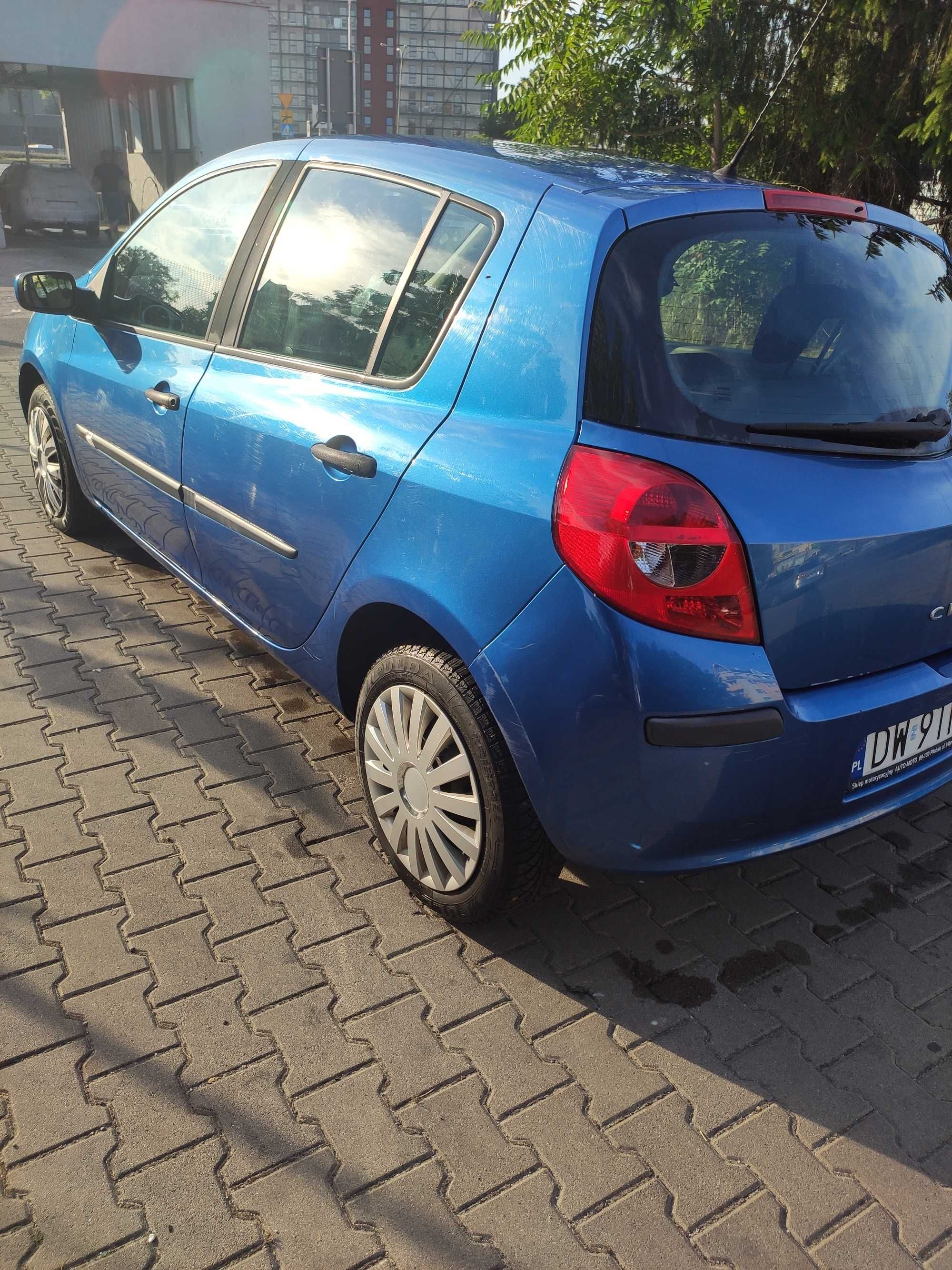 Renault Clio 1,2 Benzyna 2005 niski przebieg