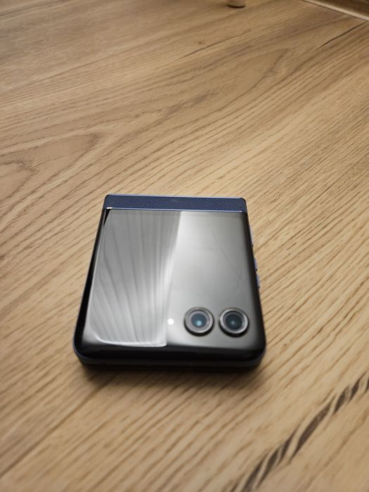 Motorola Razer 60 8GB/256GB