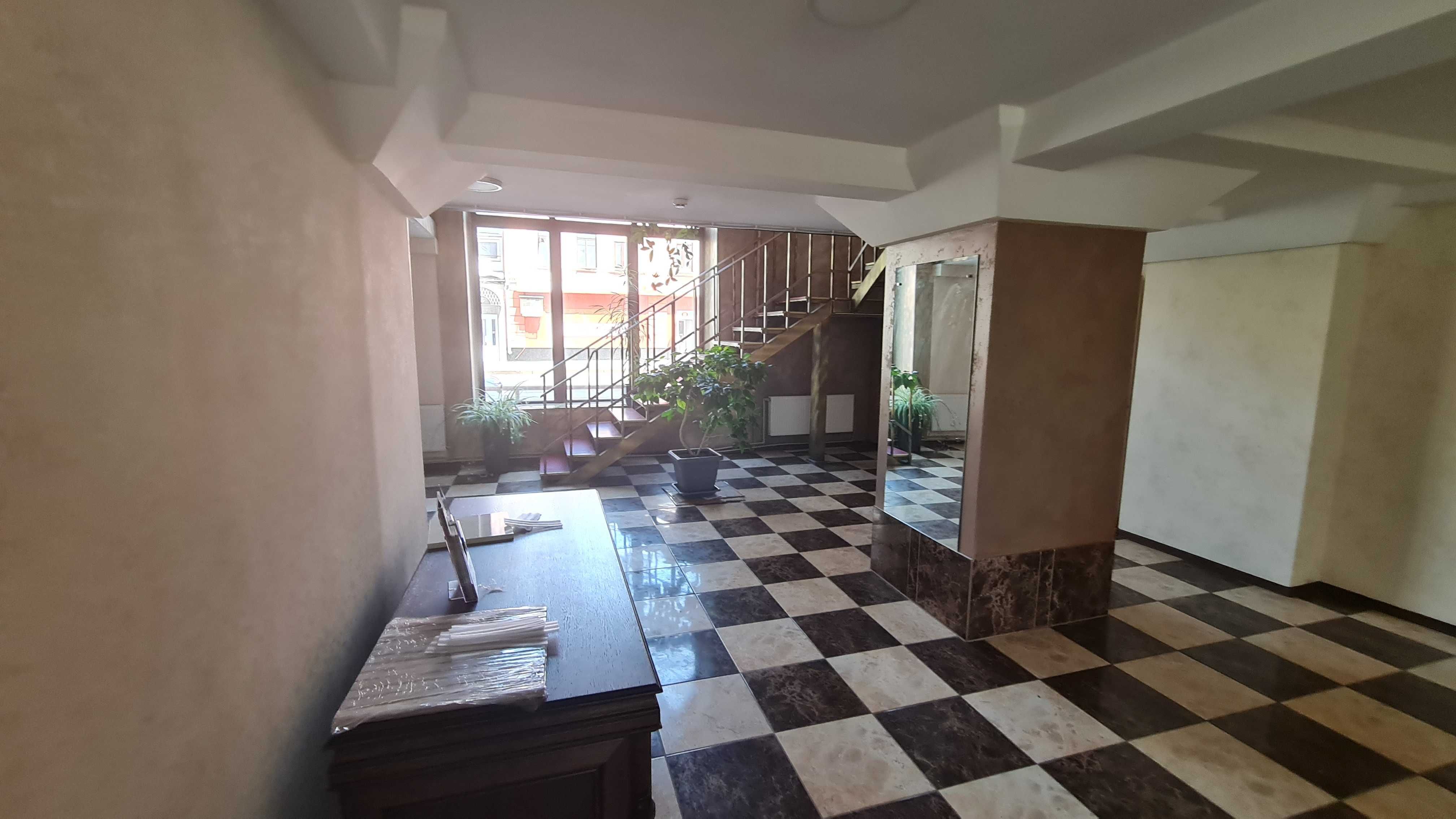 Аренда под кафе, cалон, офис  221 м2, ул.Полтавский Шлях, 17