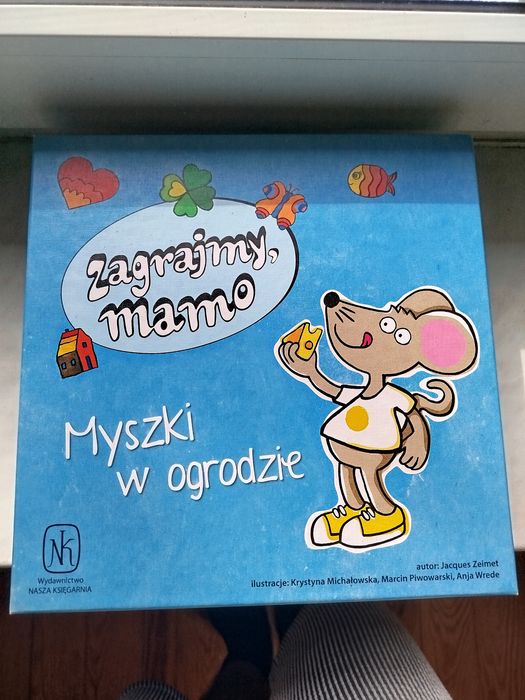 Oddam grę myszki w ogrodzie