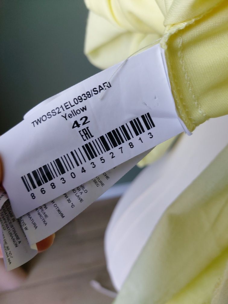 Cytrynowa damska sukienka z haftowane kwiatki z rękawkami Rozkloszowan