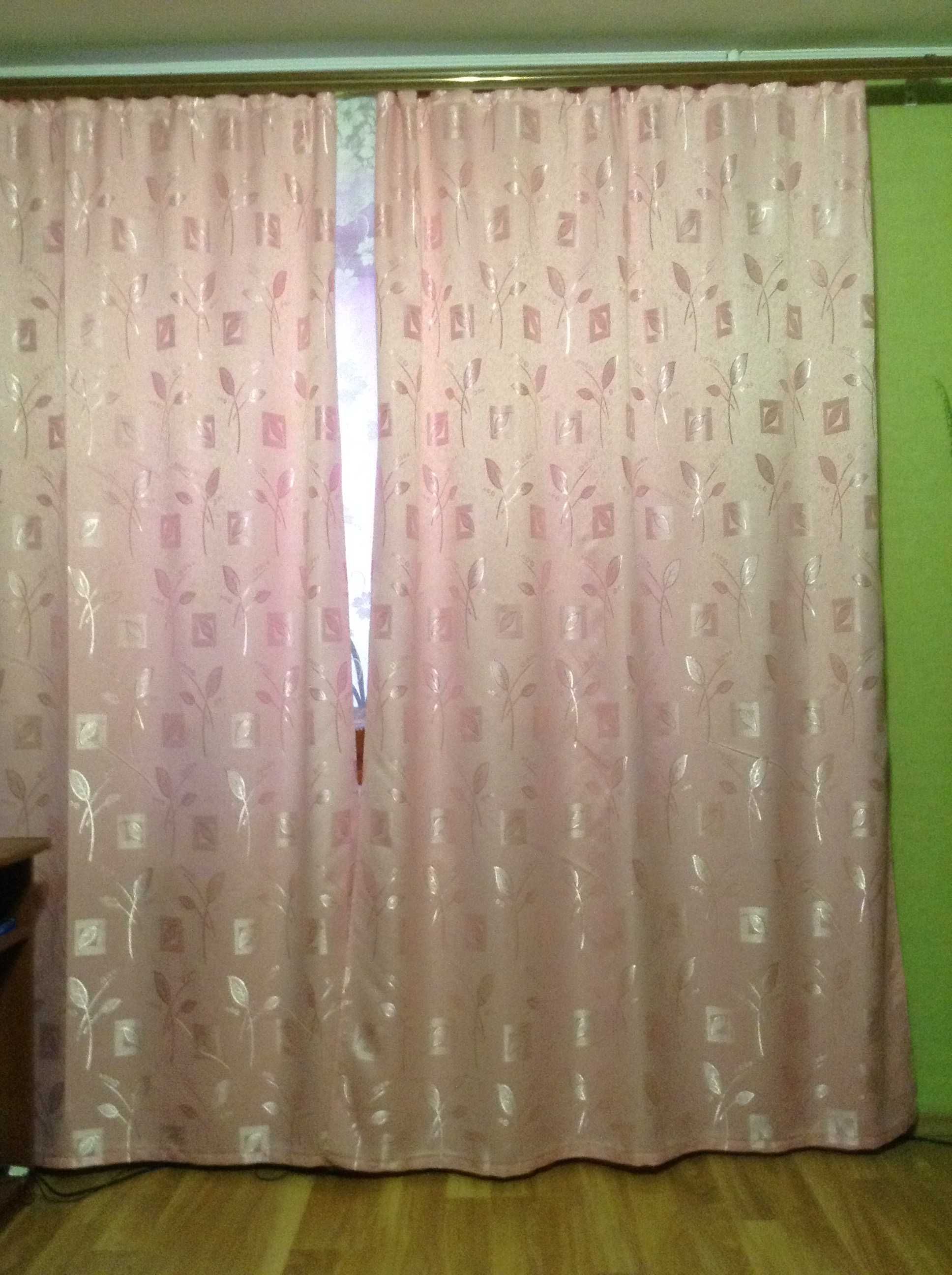 Штора готовая на окно из двух отдельных полотен