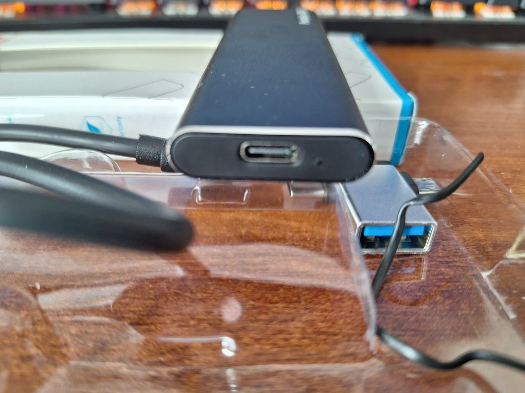 SSD диск 1 Tb  usb 3.1