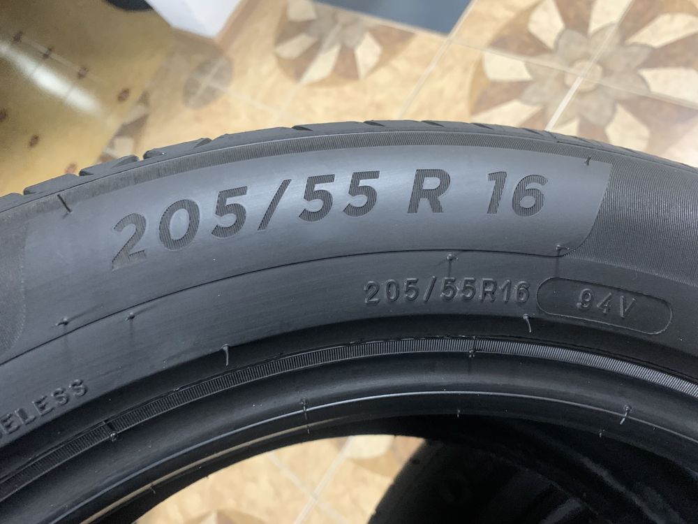 Комплект літніх шин 205/55/16 94V Michelin e-PRIMACY