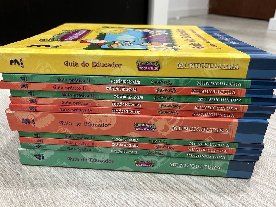 Vendo colecao fantasia pre-escolar