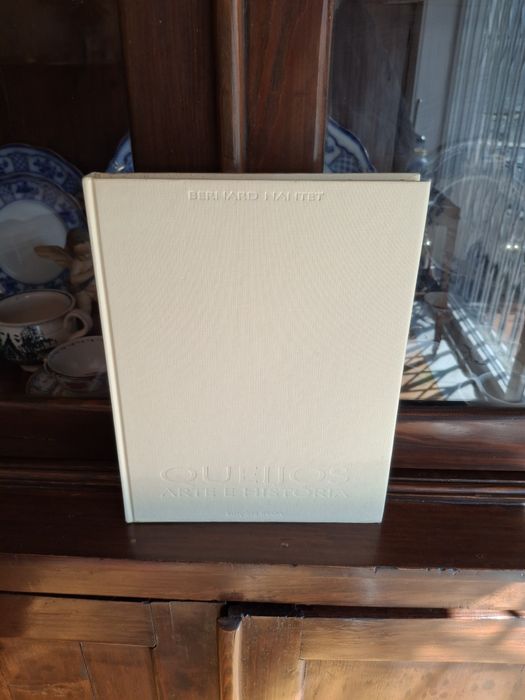 Livro sobre a história do queijo