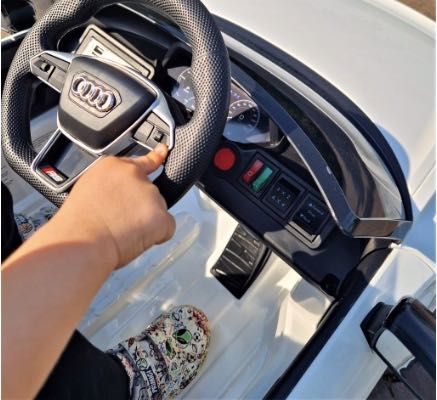Auto na Akumulator Samochód Dla Dzieci Elektryczny AUDI E-TRON RS 4X4