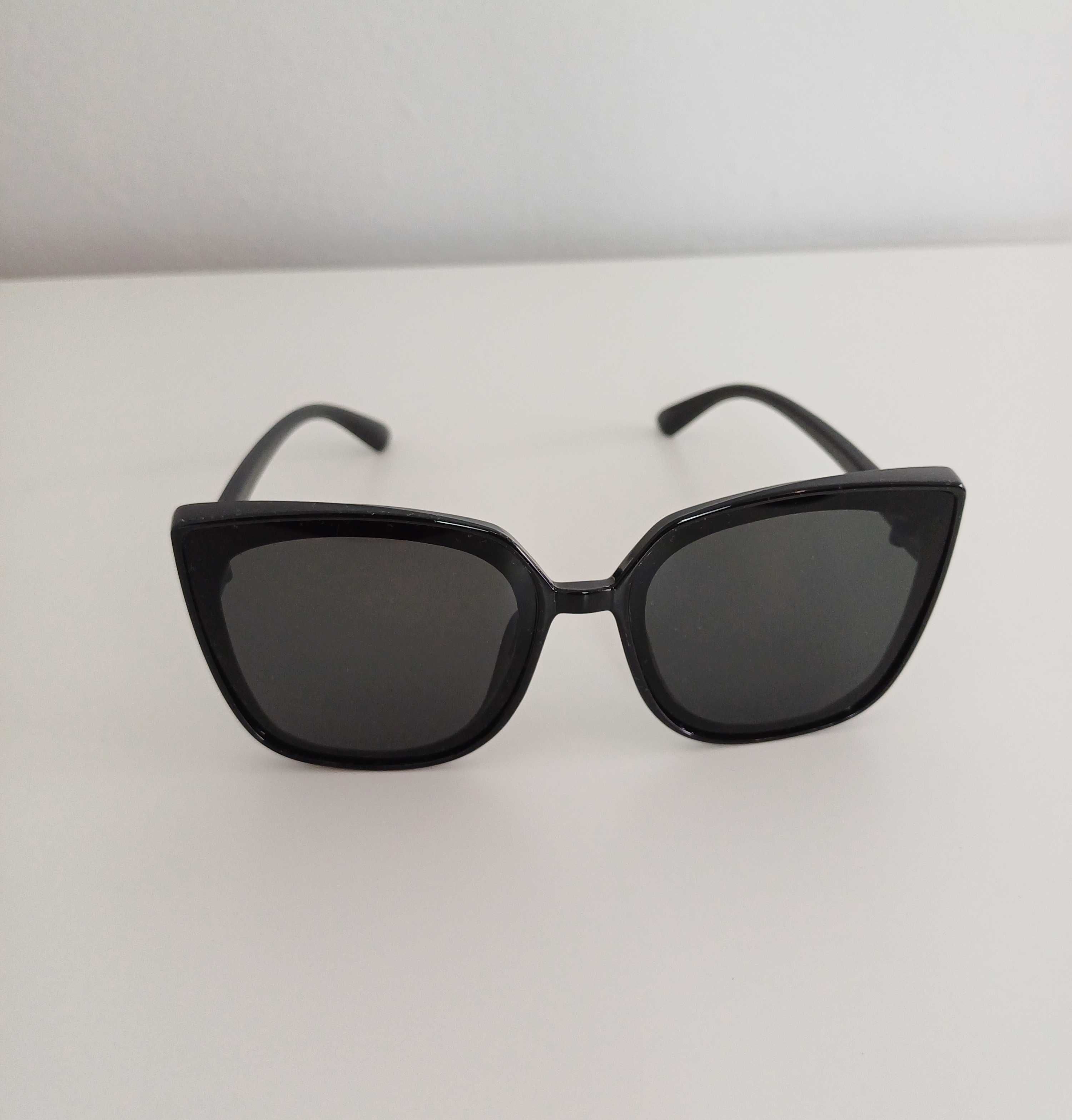 NOWE okulary przeciwsłoneczne z czarnymi oprawkami na lato