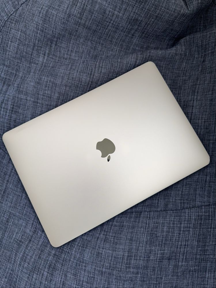 Macbook pro 13 2019 i5 1.4-3.2/ 8GB / 128gb/ 93% АКБ / Touch Bar