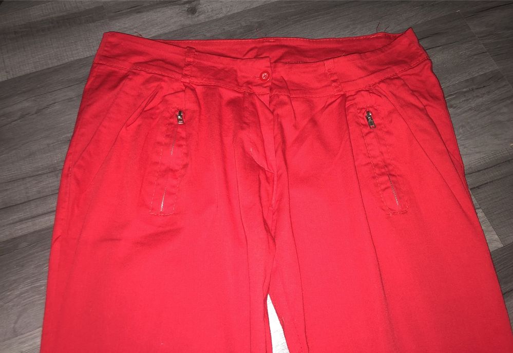 Bawelniane, czerwone spodnie