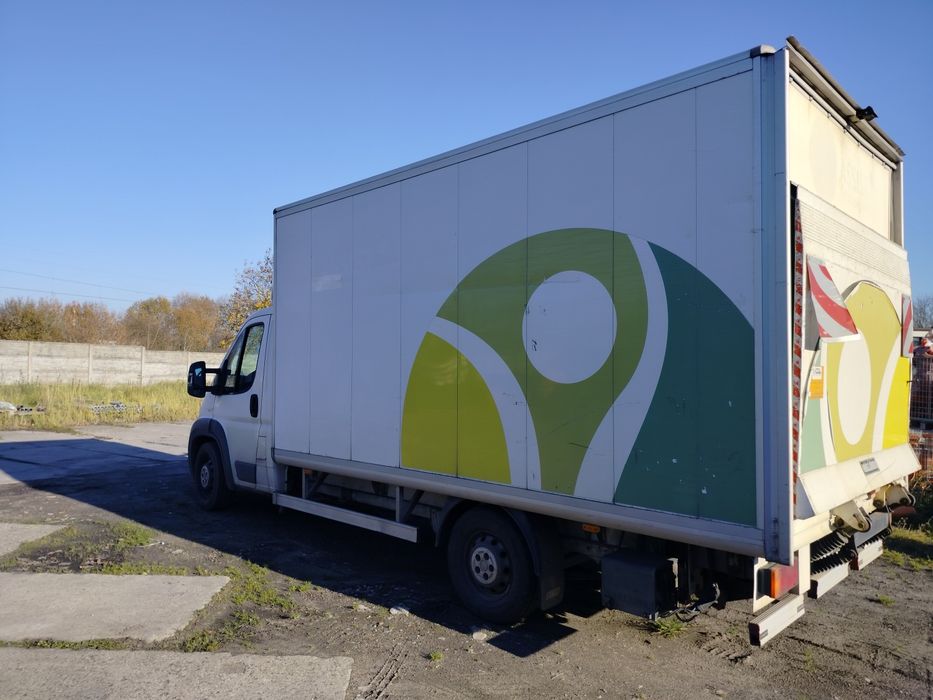 Usługi transportowe bus z windą 8 palet