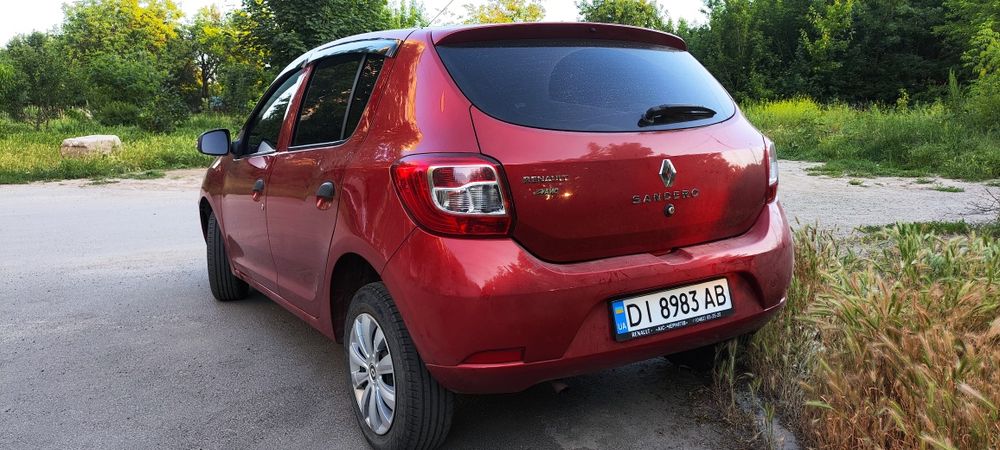 Оренда, для роботи в таксі та інше, автомобіля Renault Sandero 2