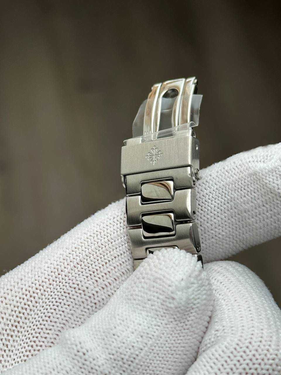 Швейцарские часы Patek Philippe Nautilus Blue