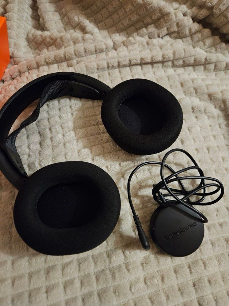 Навушники Steelseries Arctis Nova 1
