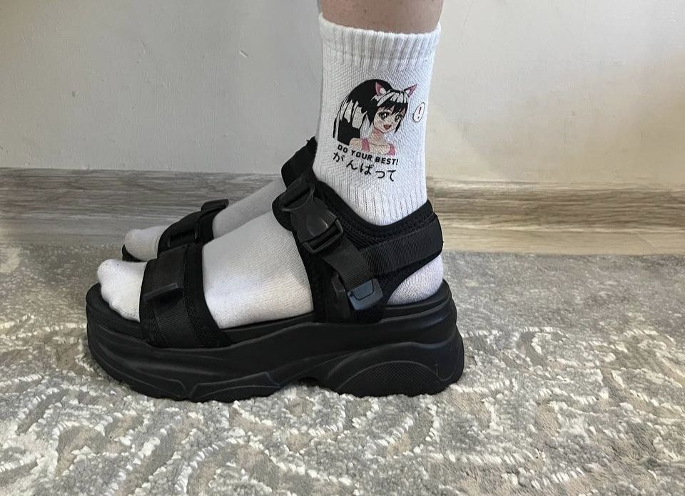 Сандалі на платформі