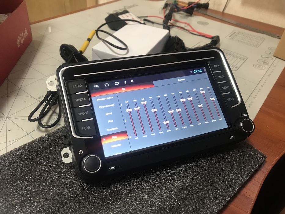 Штатная магнитола VW passat, Golf, Touran, Tiguan 2+32+CarPlay Qled