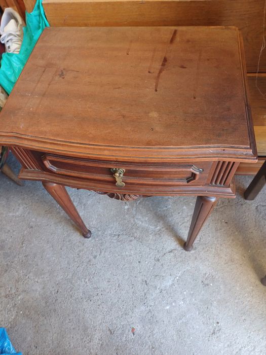 Conjunto de duas mesinhas de cabeceira