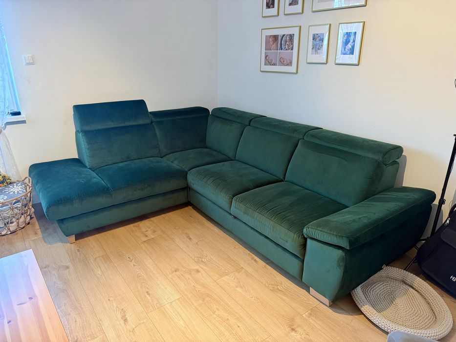 Welurowa Rogówka narożnik kanapa Timo butelkowa zielen 4 letnia