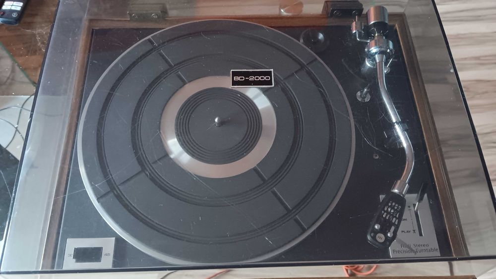 Gramofon CEC BD-2000