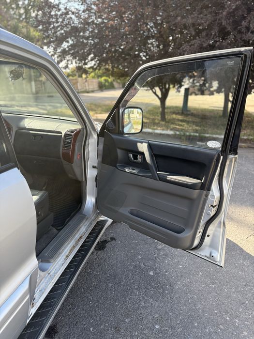 Mitsubishi Pajiero Wagon 2004