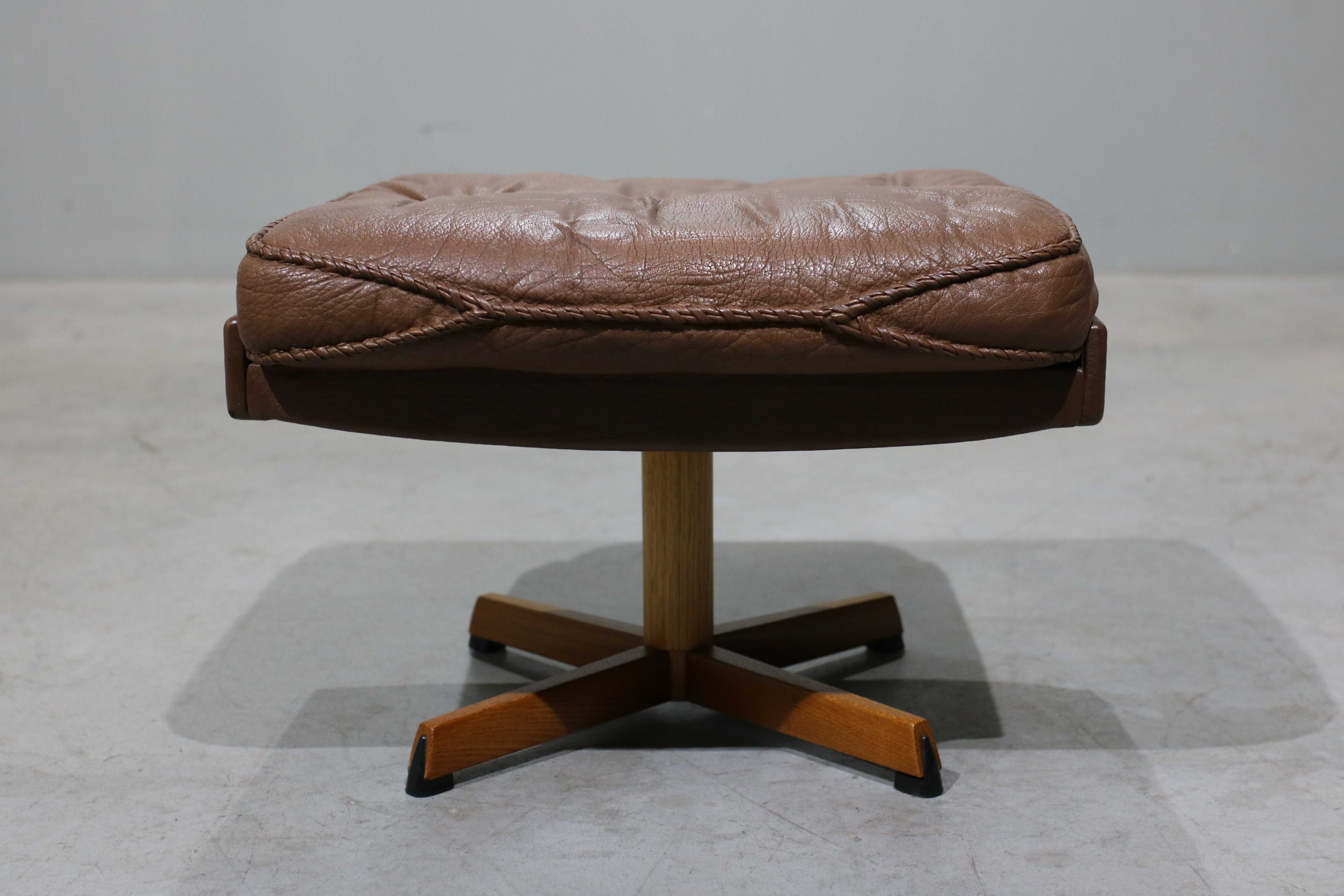 Poltrona Madsen & Schubell modelo MS-75 em couro | Danish Design