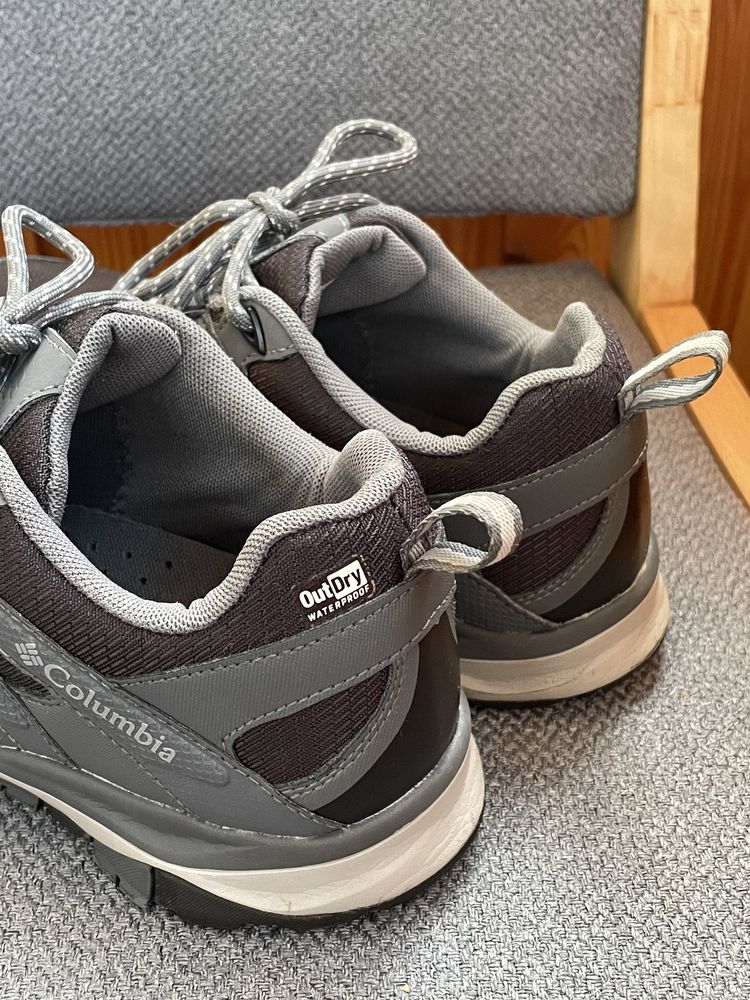 Кросівки Columbia 37
