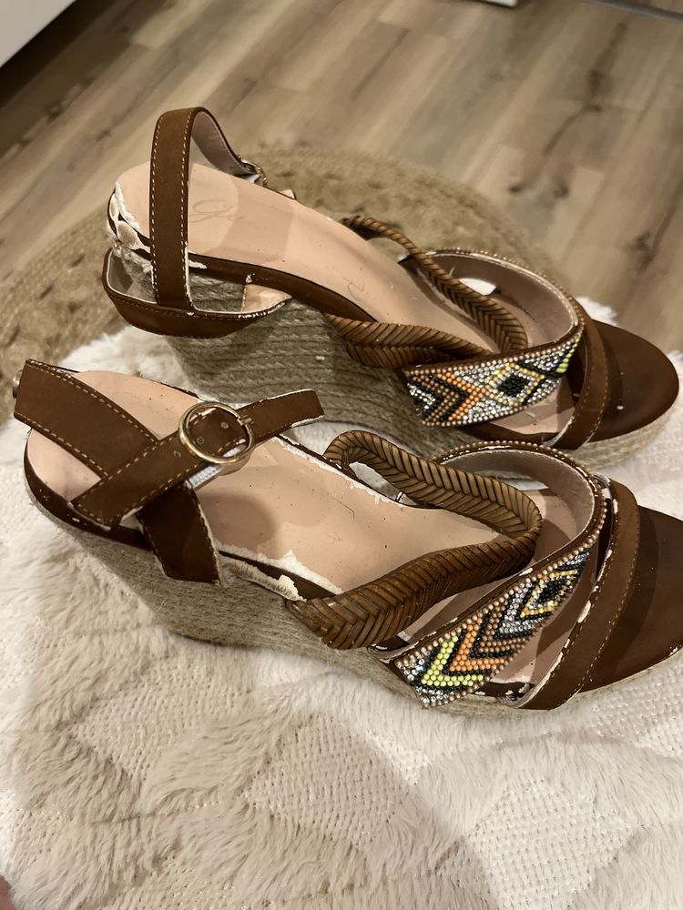 Sandały na koturnie guess r.40
