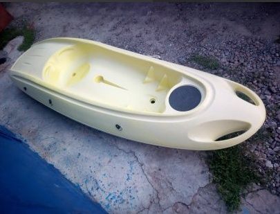Туристическая пластиковая лодка